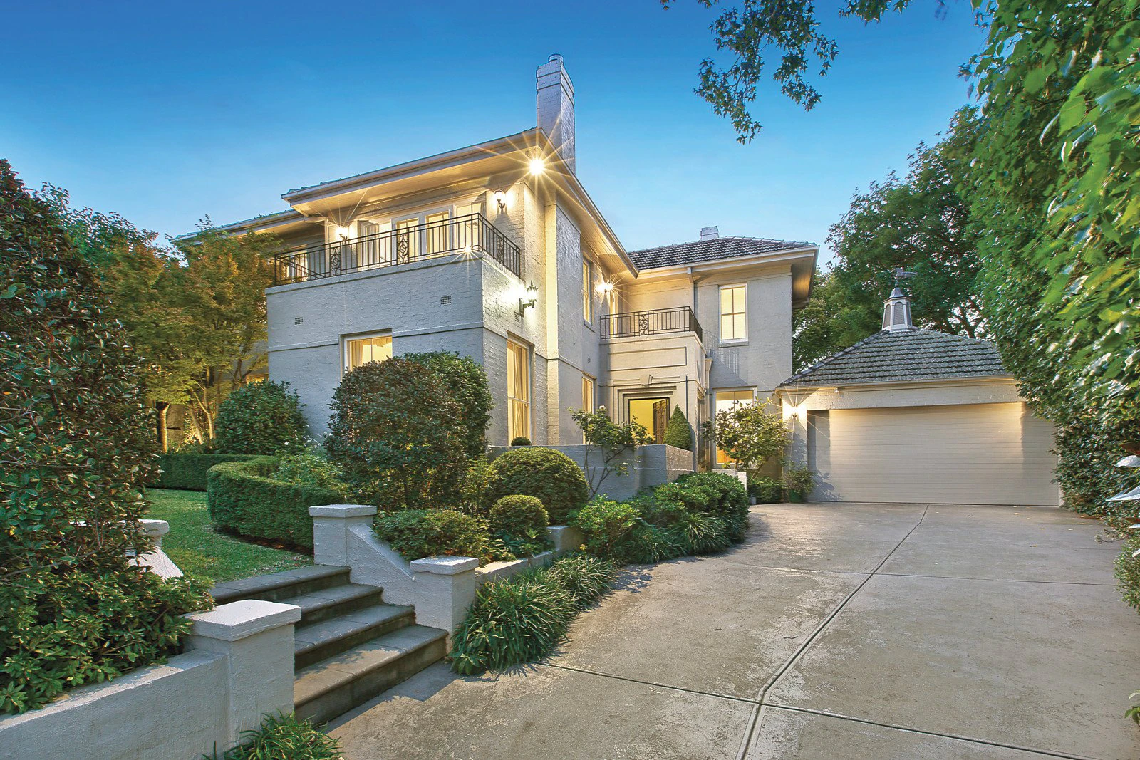 10 Scotsburn Grove, Toorak, VIC