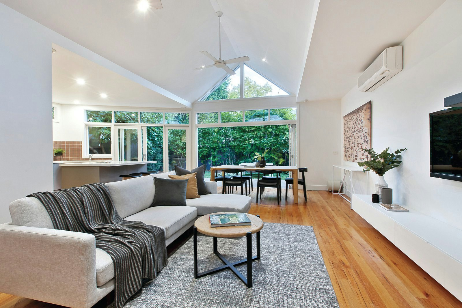 33 Charles Street, St Kilda, VIC