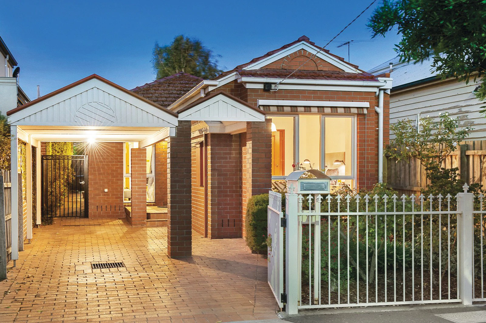 21 Railway Avenue, Armadale, VIC