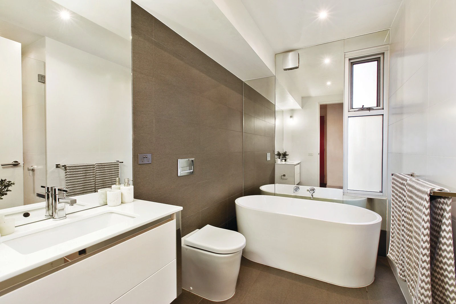 Penthouse, 22 Wave Street, Elwood, VIC