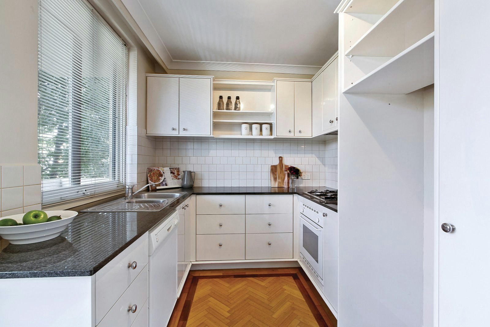 3/99 Brougham Street, Kew, Vic