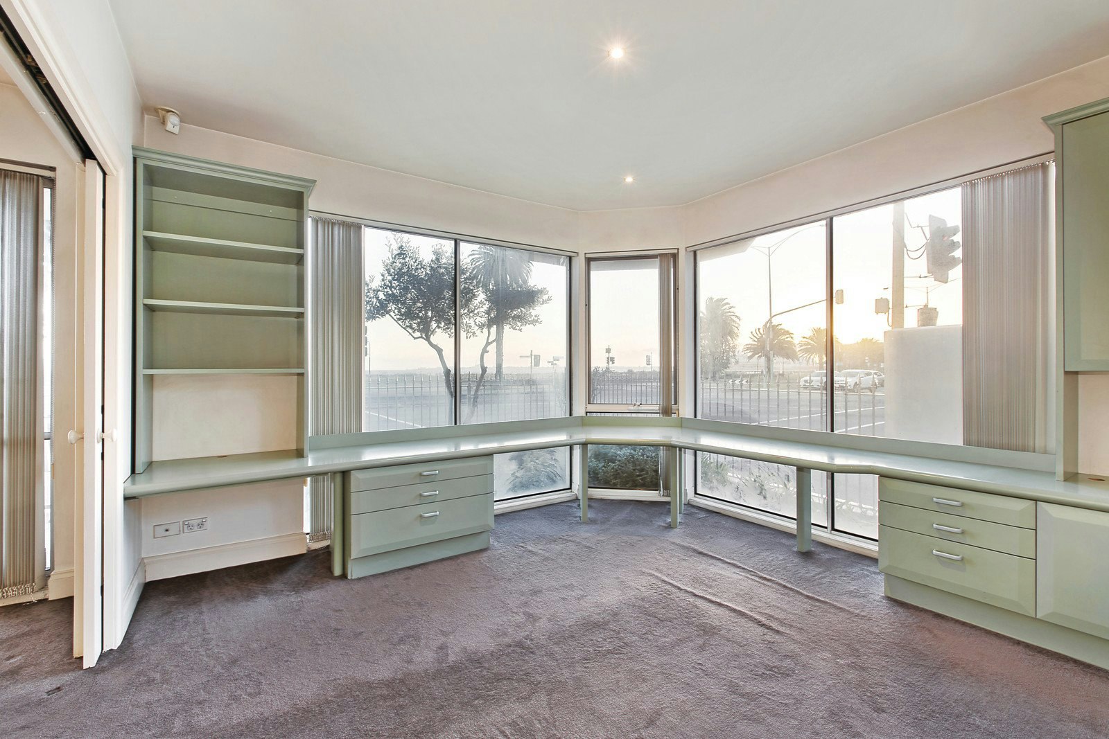 30 Beaconsfield Parade, Albert Park, VIC