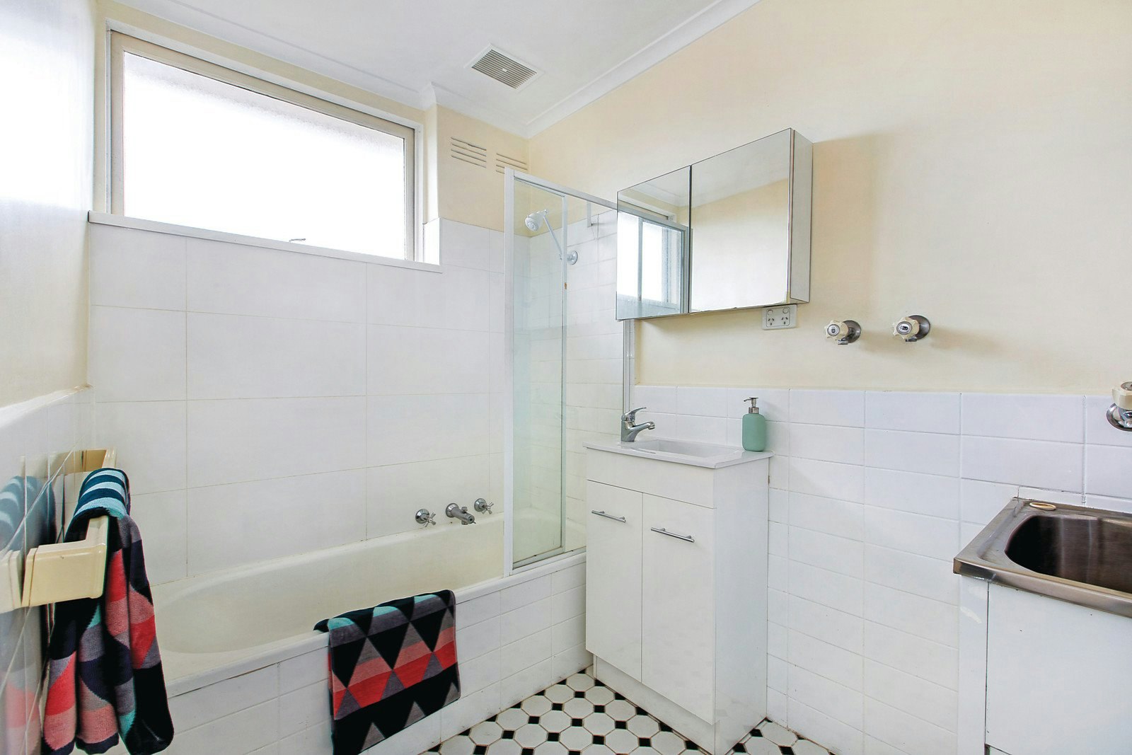 19/1150 Dandenong  Road, Carnegie, VIC