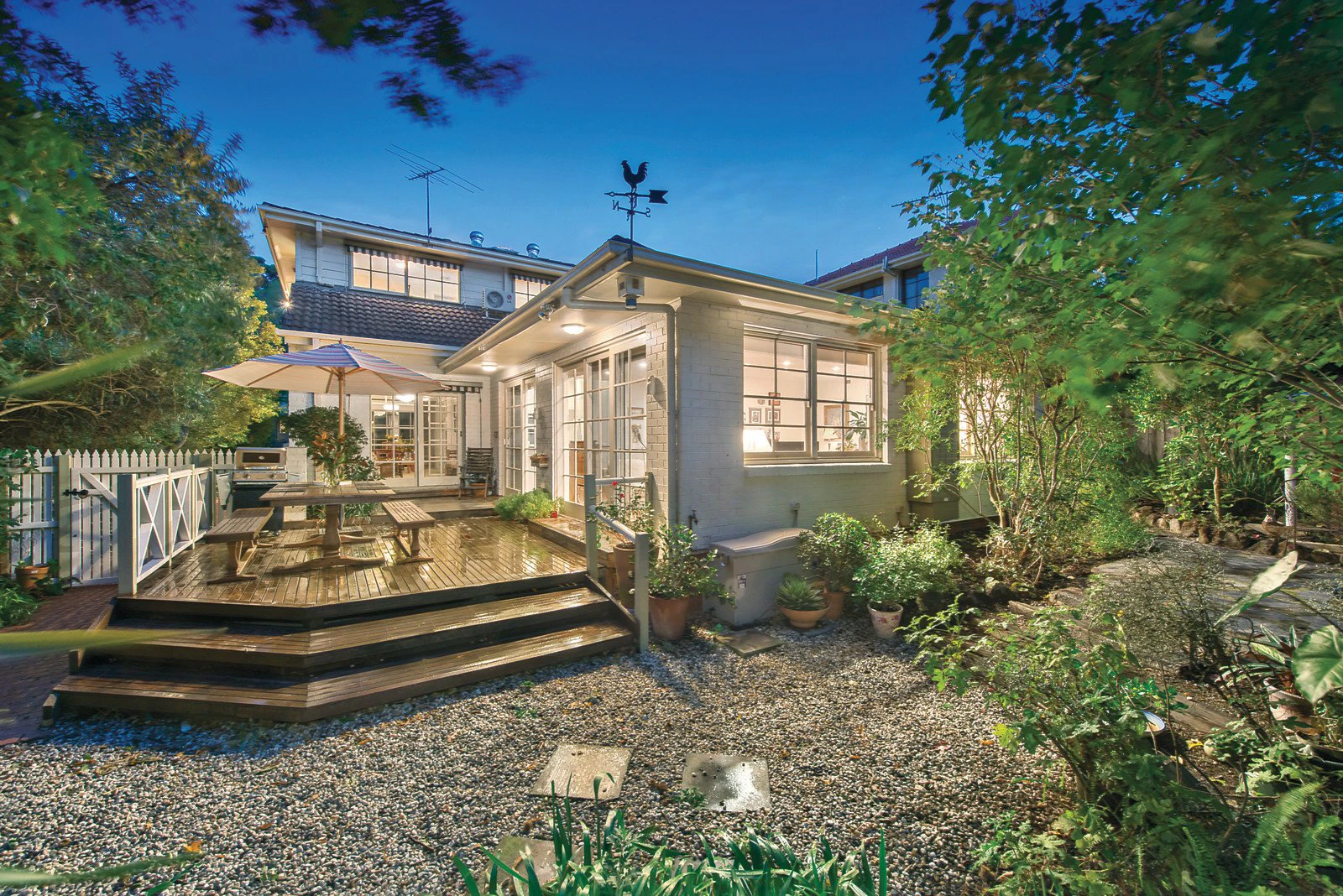 17 Ferncroft Avenue, Malvern East, VIC