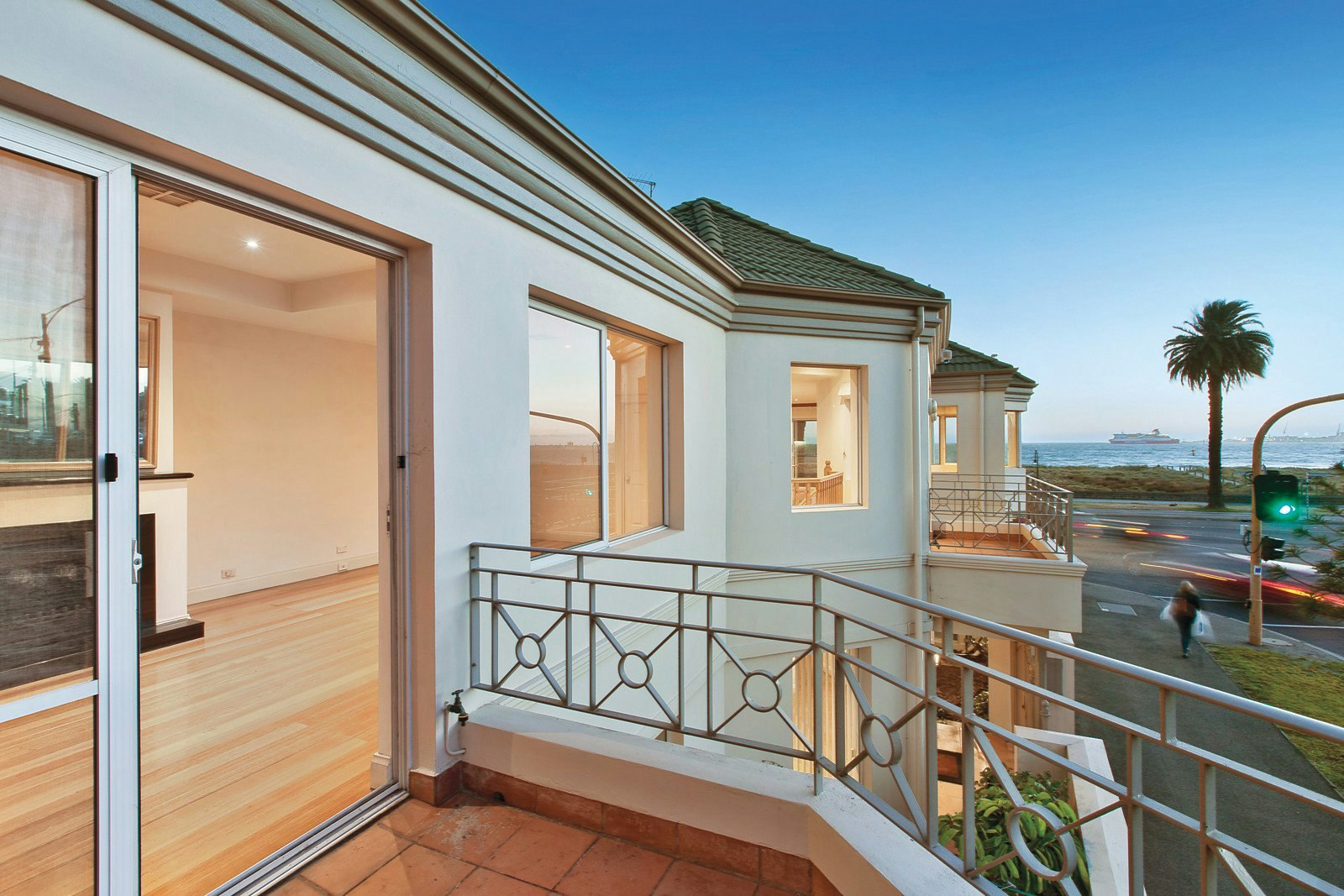 30 Beaconsfield Parade, Albert Park, VIC