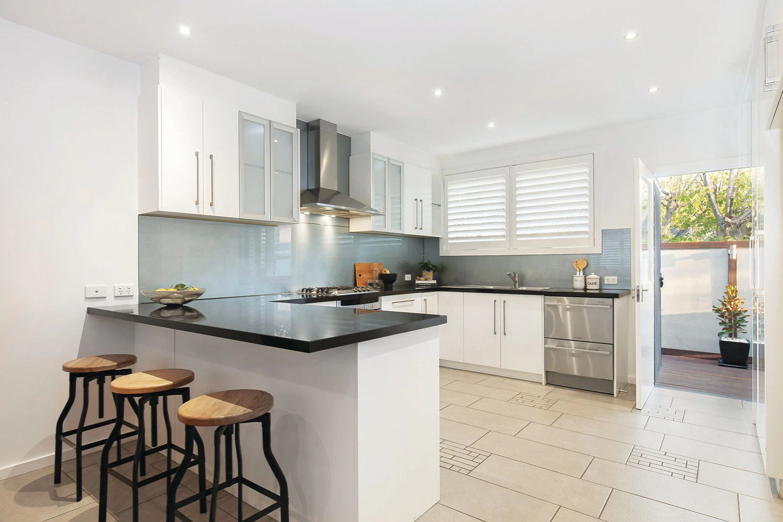 2/1 Gascoyne Street, Canterbury, VIC
