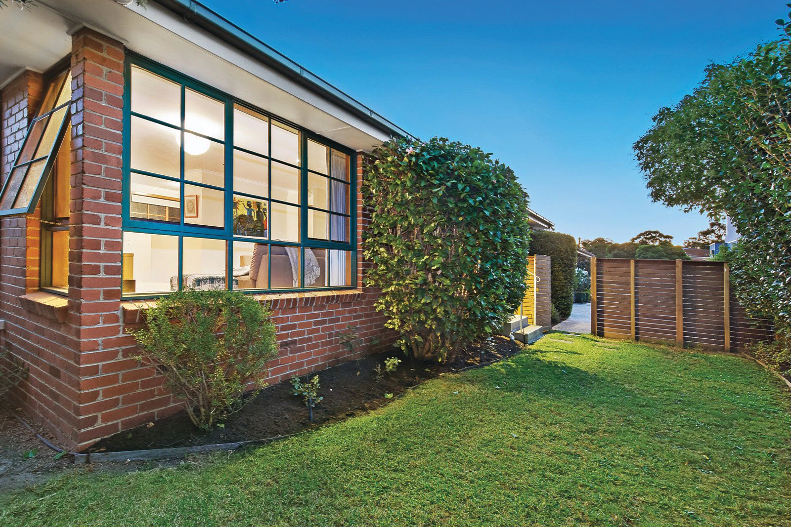 2/216 Wattle Valley Road, Camberwell, VIC