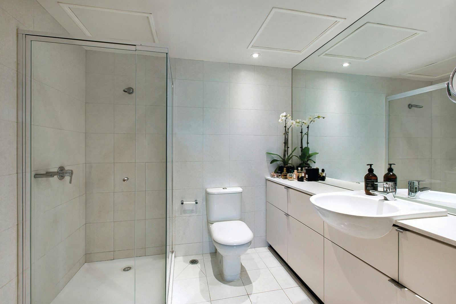 1711/80 Clarendon Street, Southbank, VIC