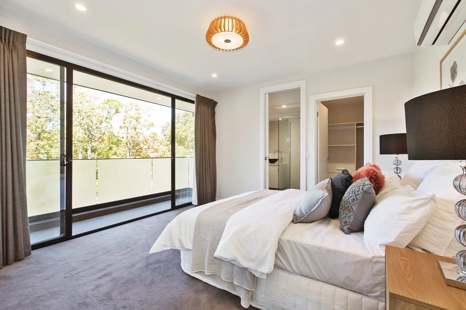 1/56 Athelstan Road, Camberwell, VIC
