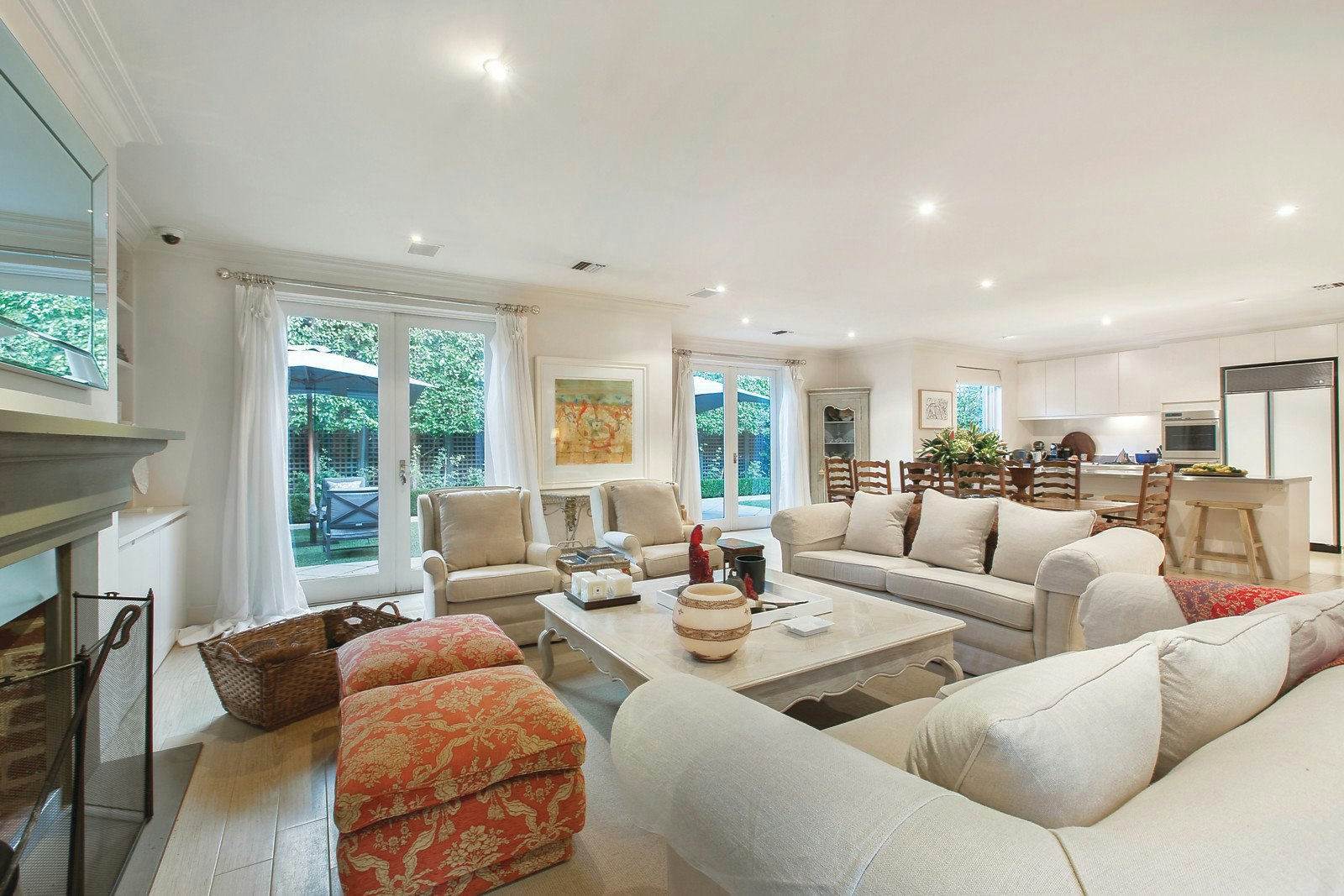 14 Lisbuoy Court, Toorak, VIC