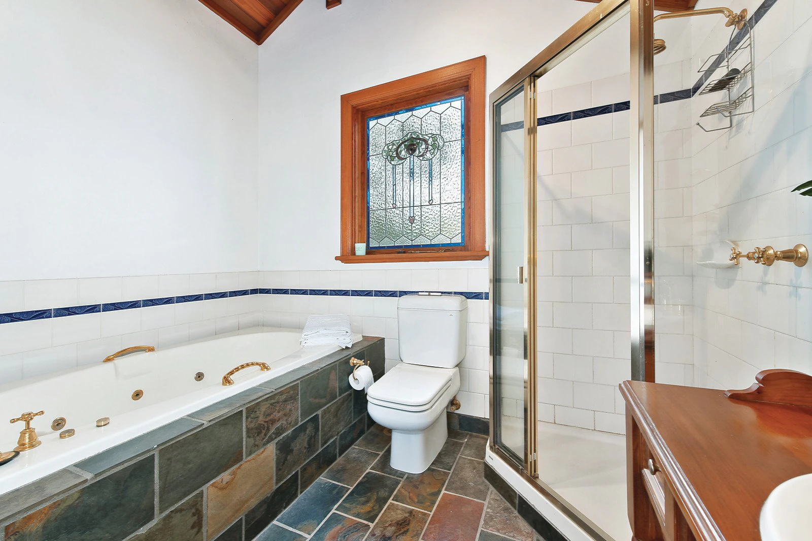 2 High Street, Mont Albert, VIC