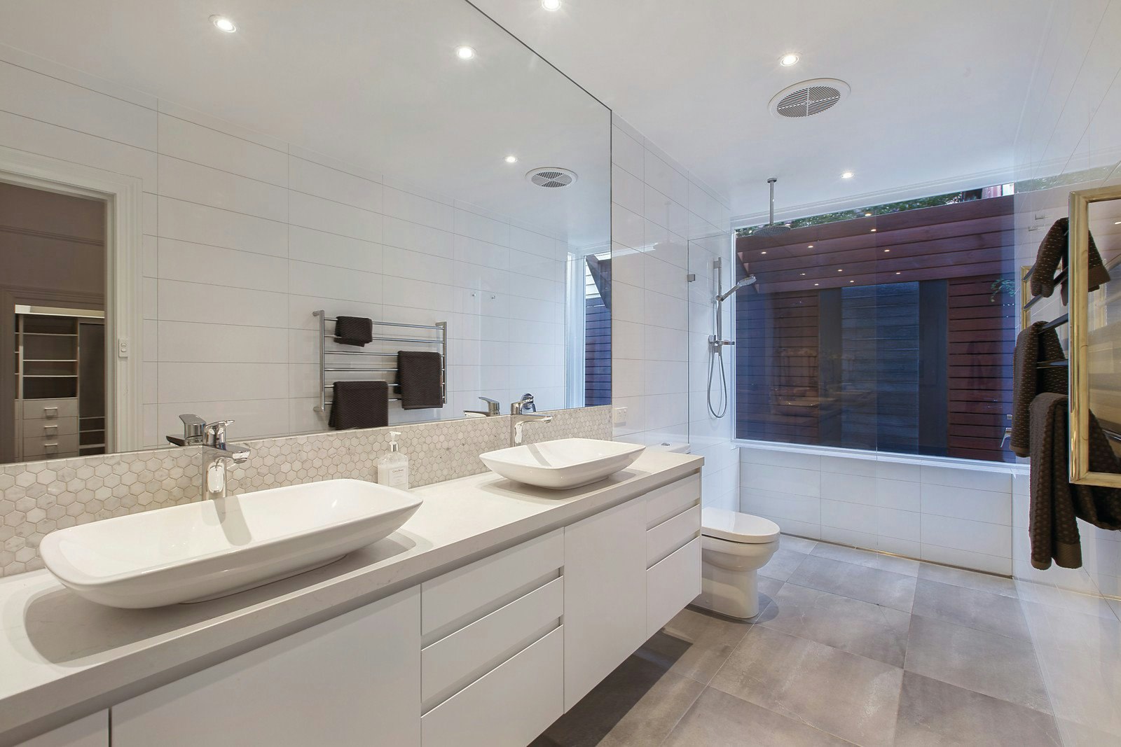 15 Normanby Avenue, Caulfield North, VIC