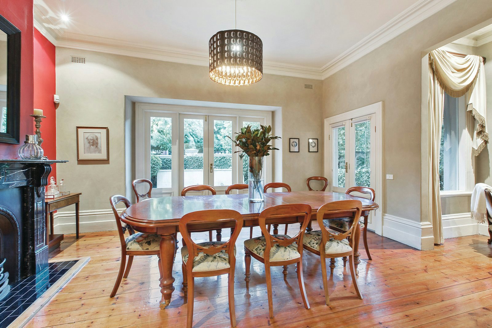 25 Balwyn Road, Canterbury, VIC