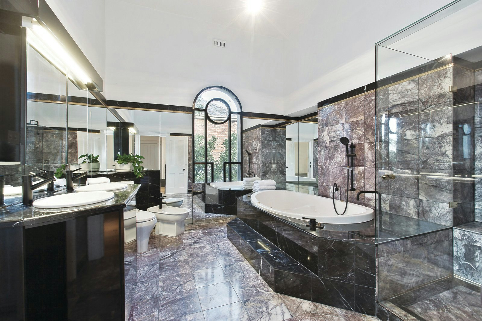 13 Gladstone Parade, Elsternwick, VIC