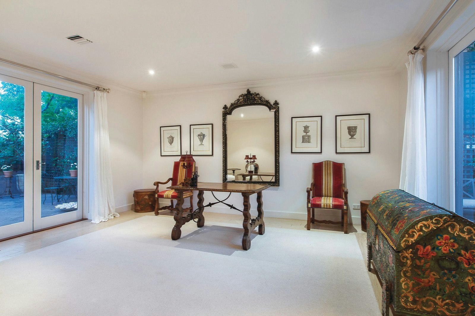 14 Lisbuoy Court, Toorak, VIC