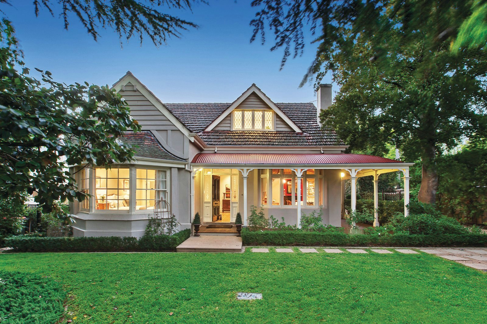 25 Balwyn Road, Canterbury, VIC