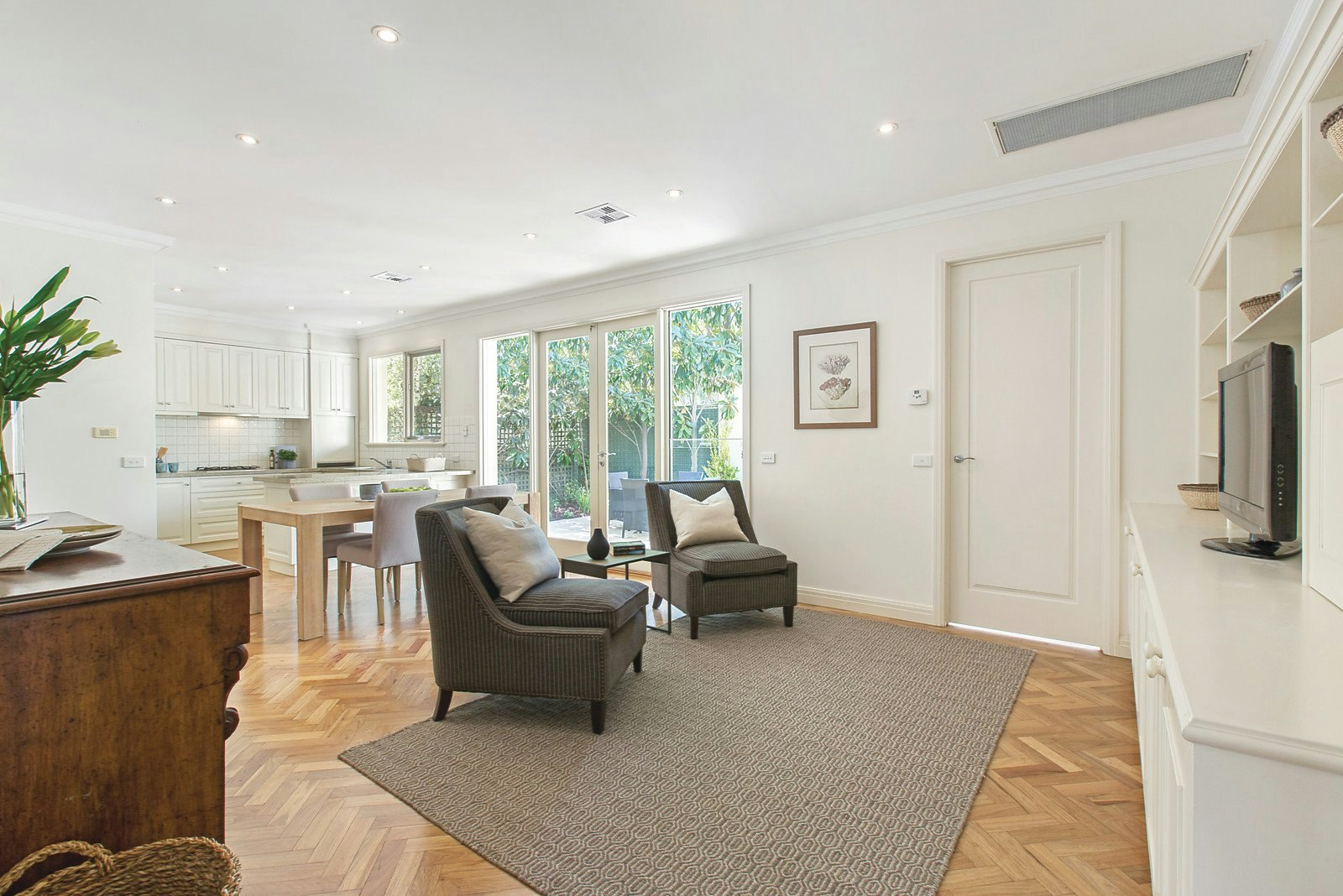 2/2 Monaro Road, Kooyong, VIC