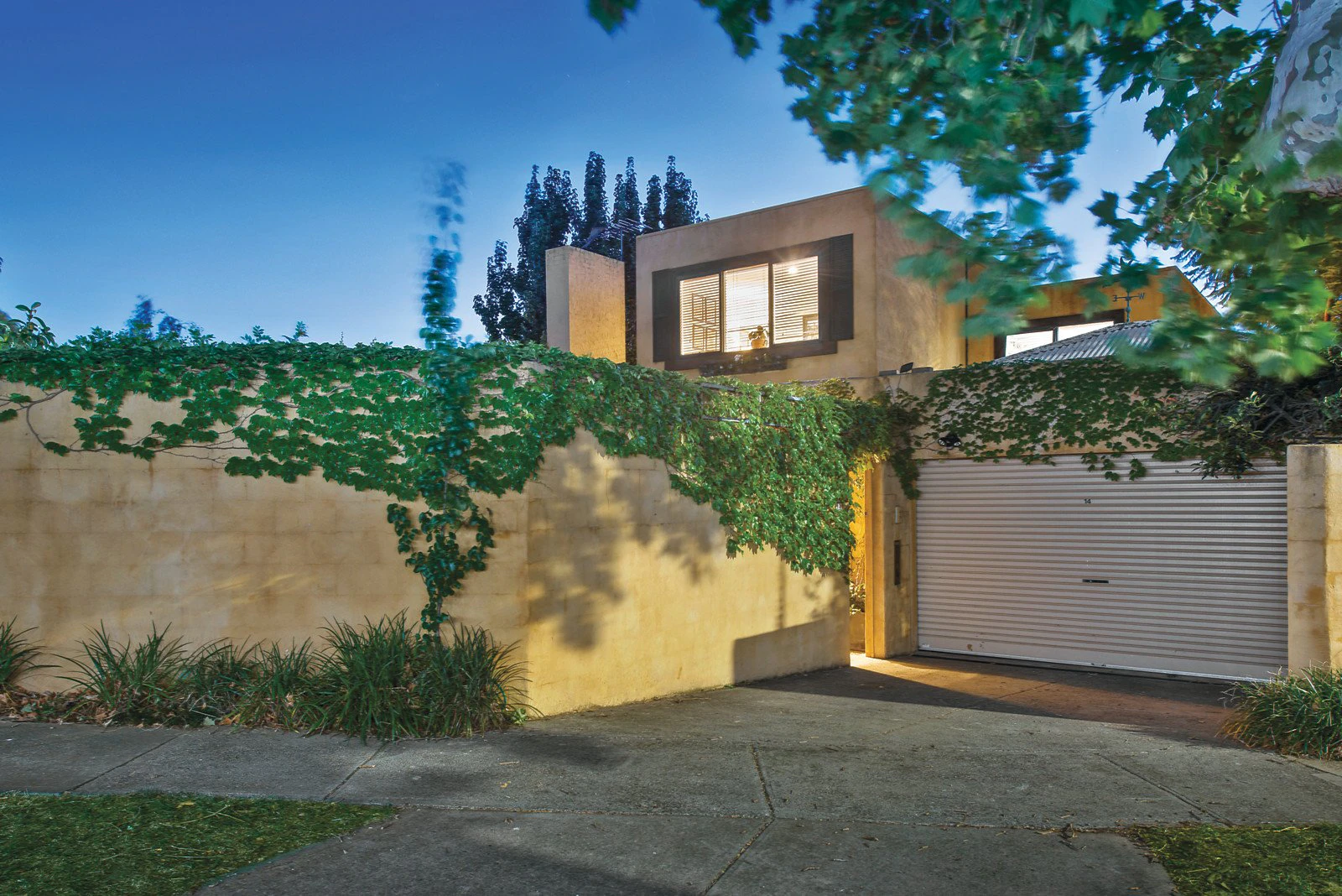 14 Valley Parade, Glen Iris, VIC