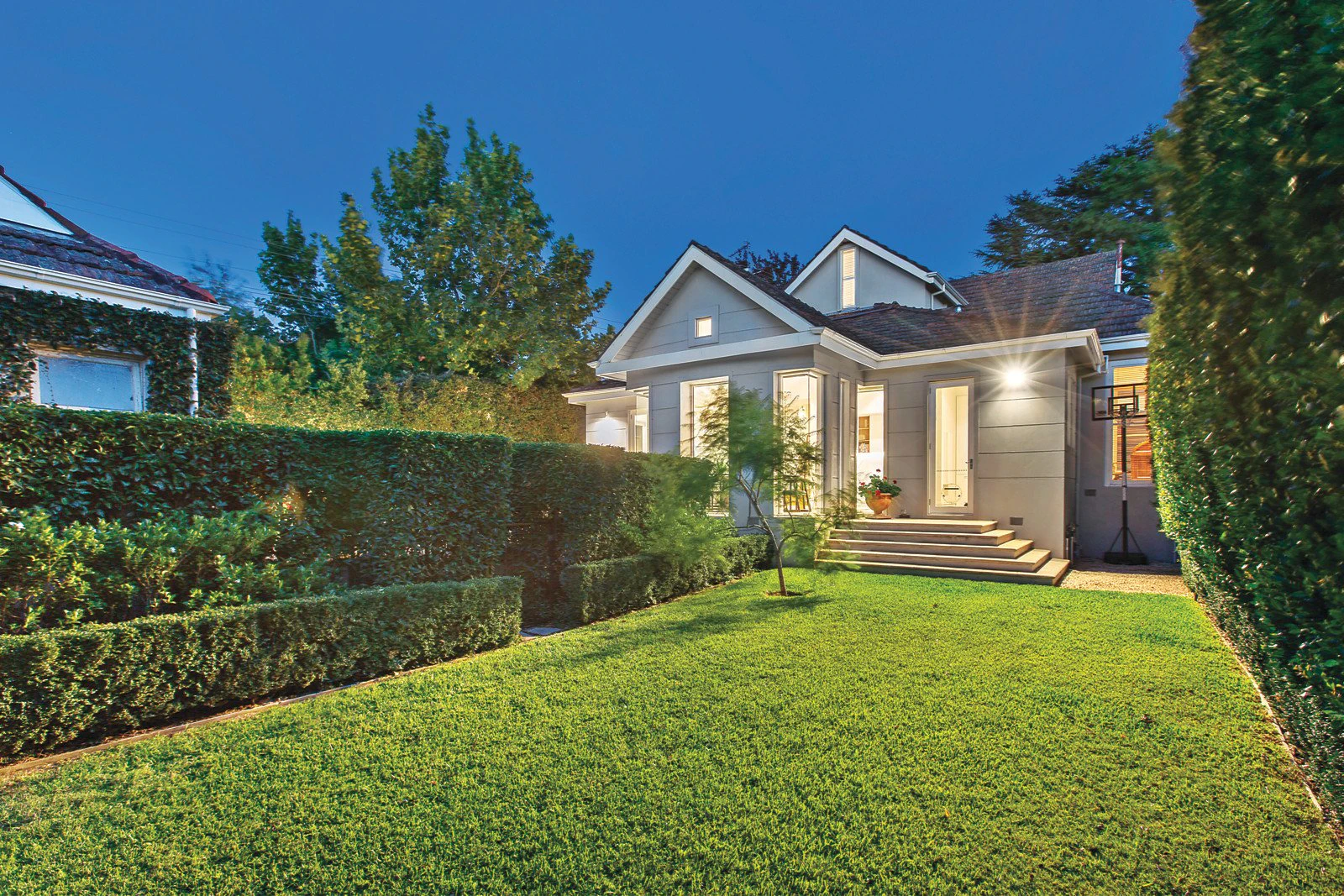 25 Balwyn Road, Canterbury, VIC