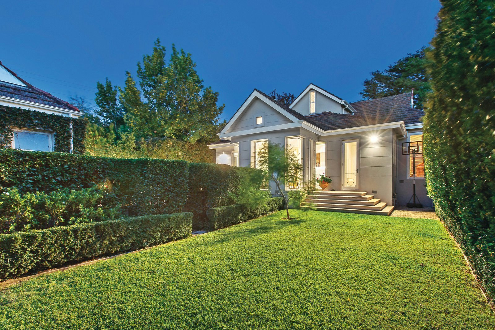 25 Balwyn Road, Canterbury, VIC