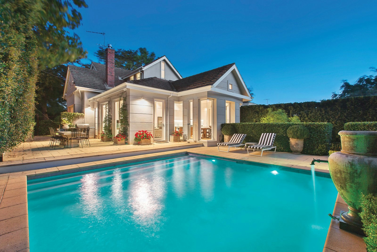 25 Balwyn Road, Canterbury, VIC