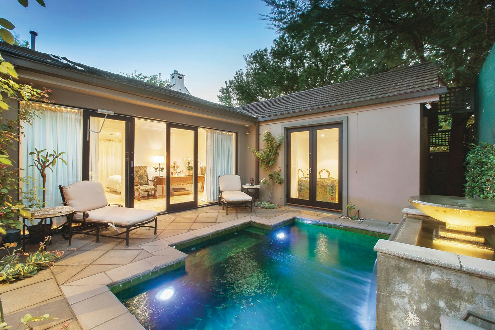 14 Lisbuoy Court, Toorak, VIC