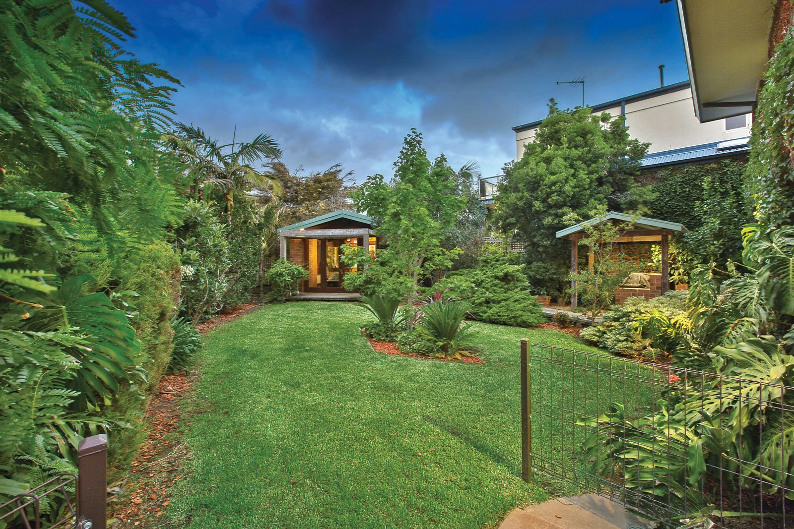 48 Beach Road, Hampton, VIC