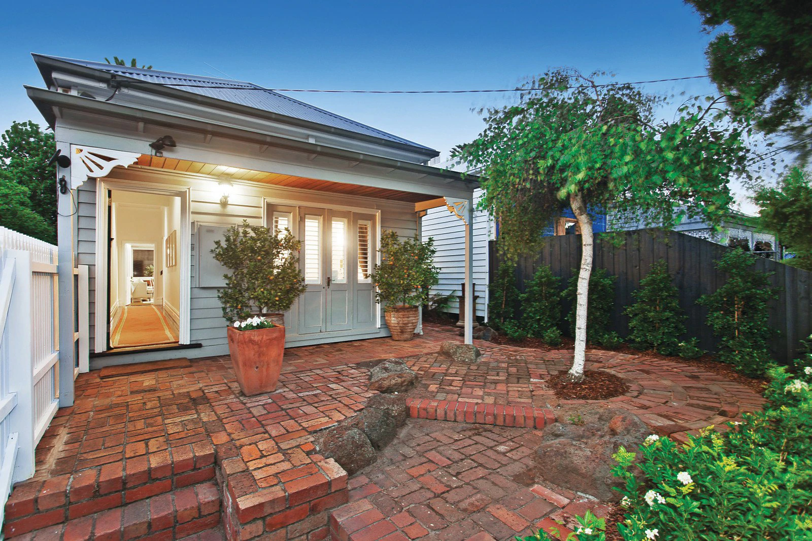 2 Deakin Street, Malvern East, VIC