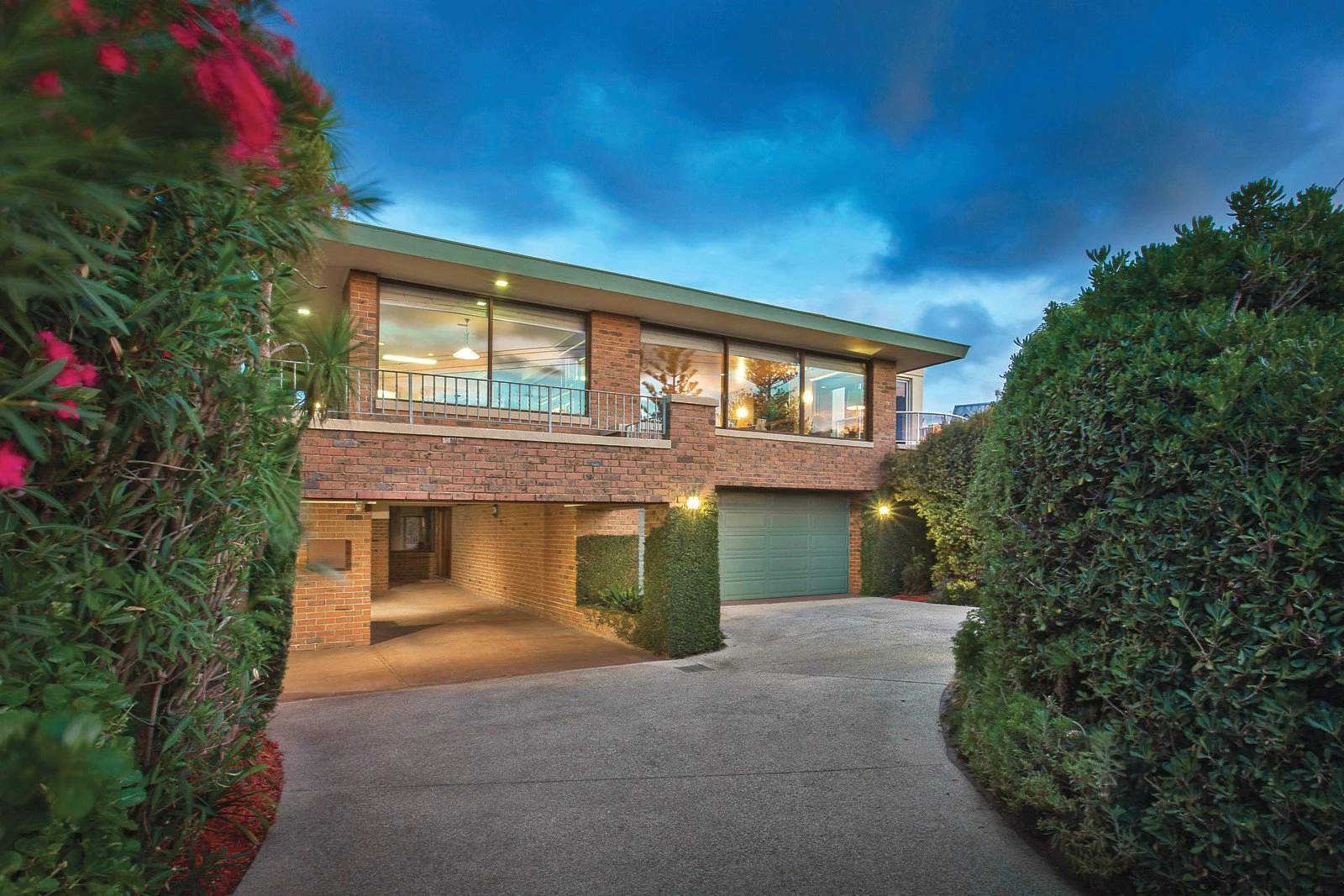 48 Beach Road, Hampton, VIC