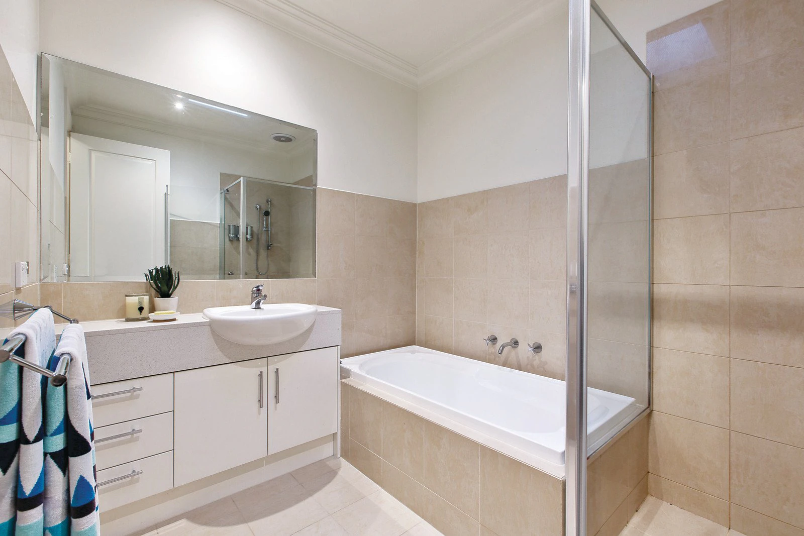 2/8 Tyne Street, Camberwell, VIC