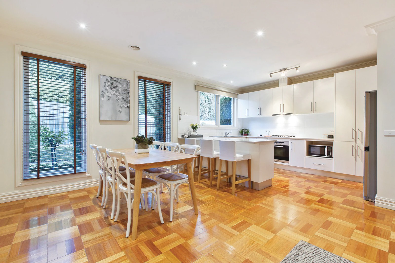 2/8 Tyne Street, Camberwell, VIC