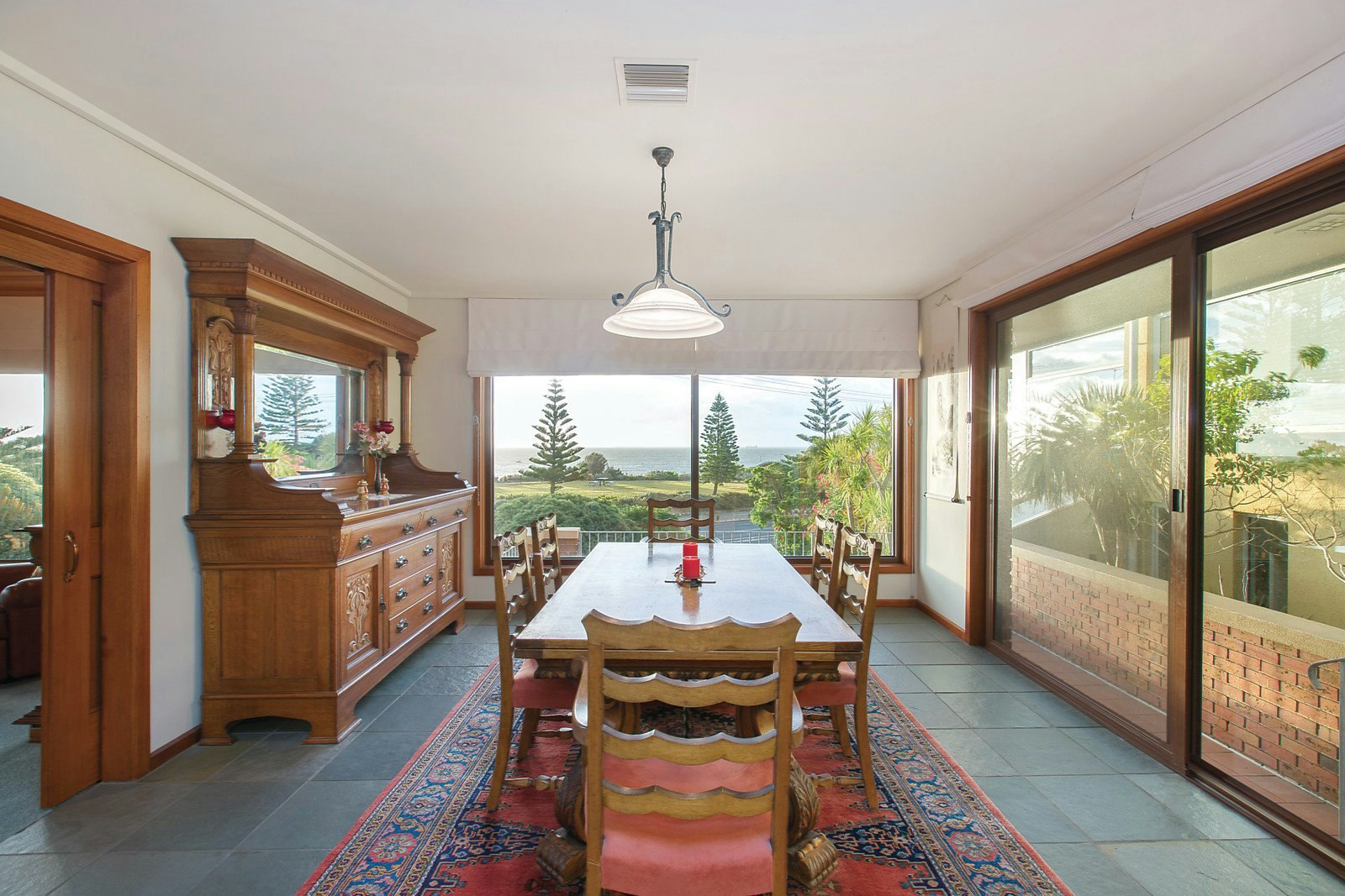 48 Beach Road, Hampton, VIC