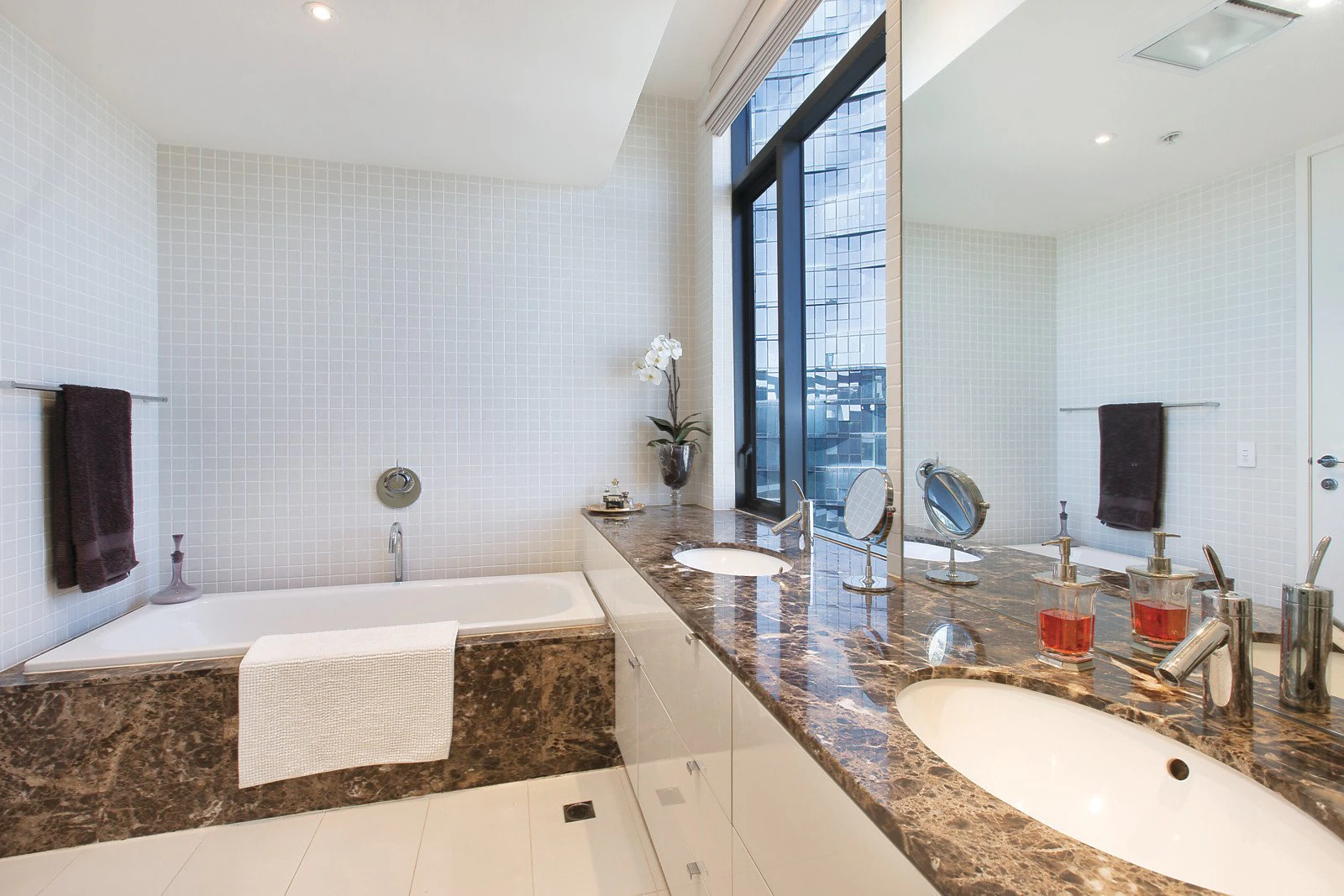2703/80 Clarendon Street, Southbank, VIC