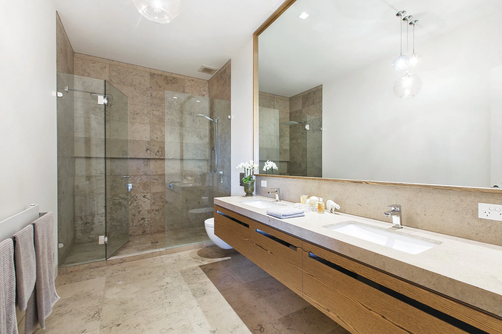 71 Essex Road, Surrey Hills, VIC