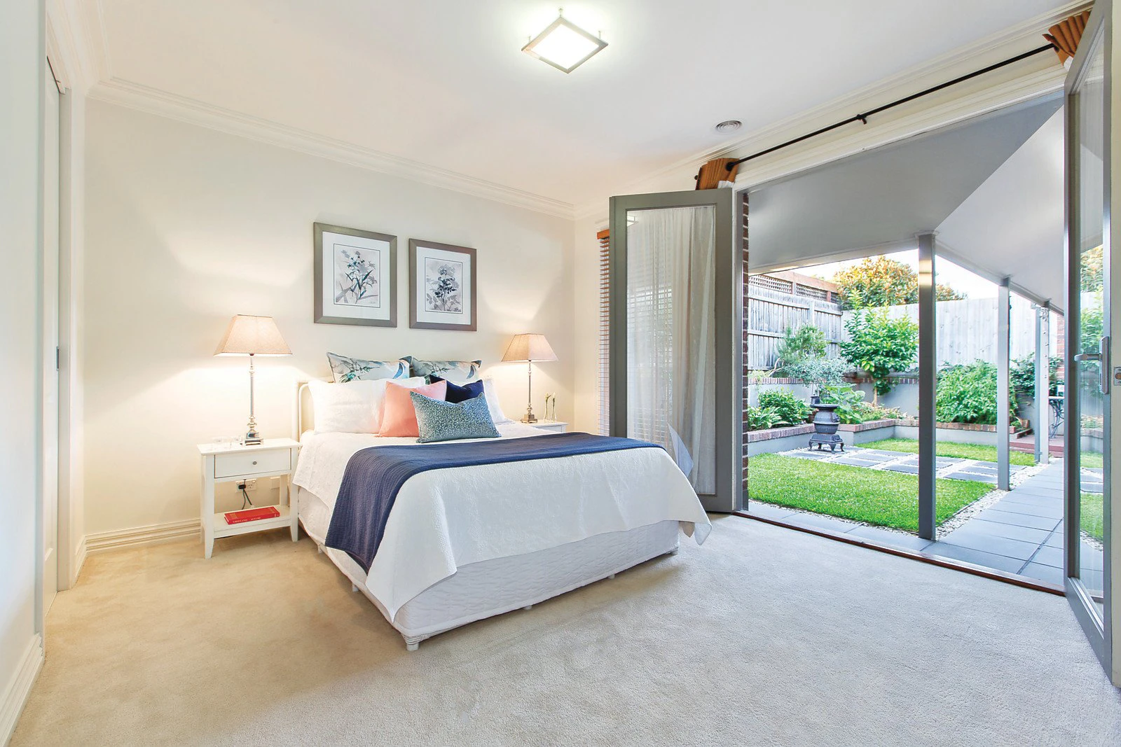 2/8 Tyne Street, Camberwell, VIC