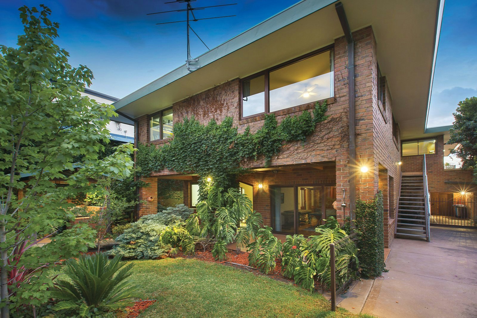 48 Beach Road, Hampton, VIC