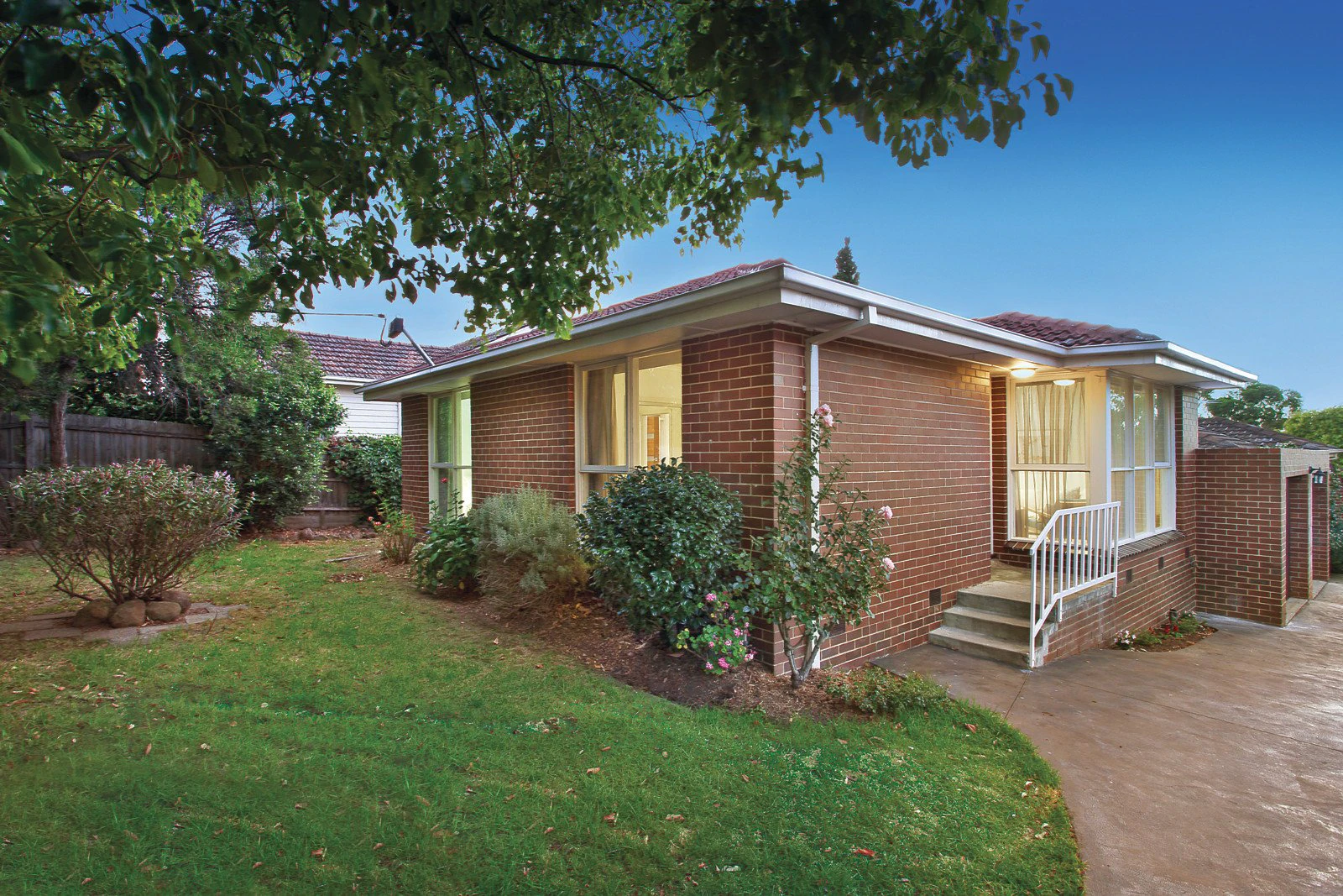 1/32 Broughton Road, Surrey Hills, VIC