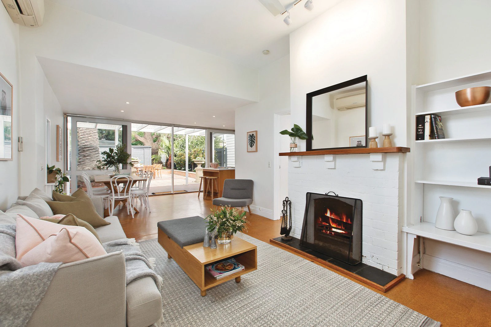 2 Deakin Street, Malvern East, VIC