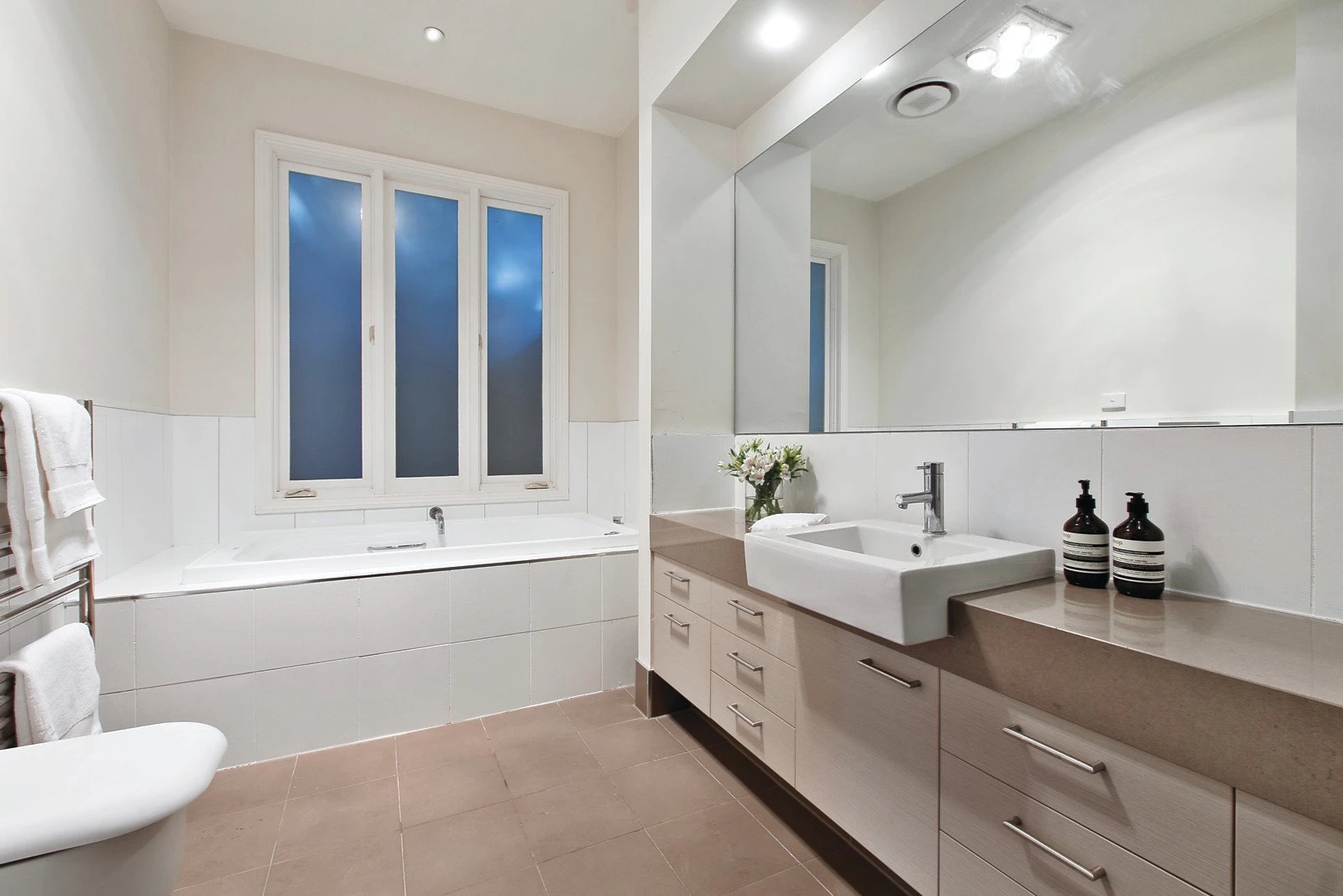 13 Emo Road, Malvern East, VIC