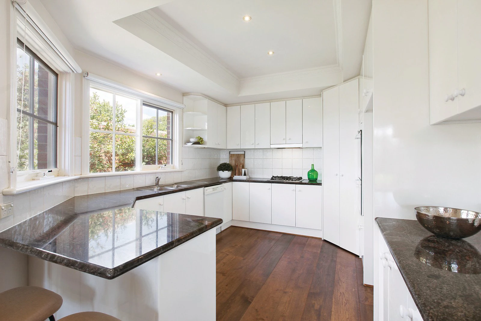 16/17 Marshall Avenue, Kew, VIC