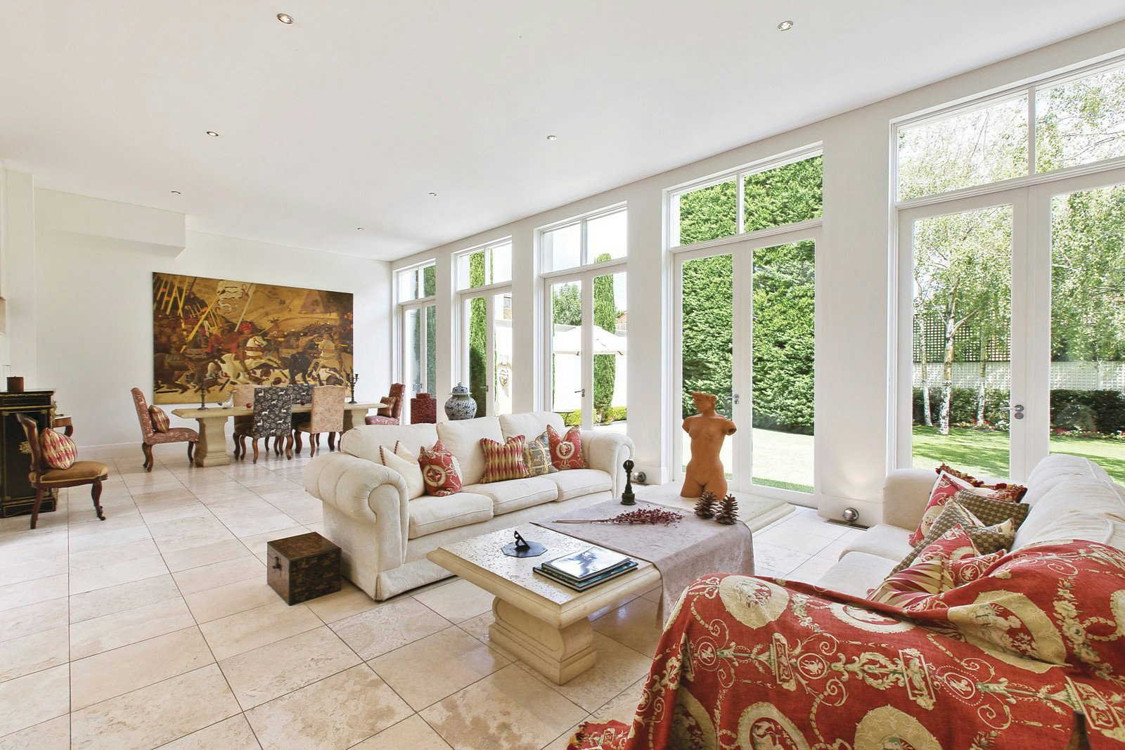 18 Royal Crescent, Armadale, VIC