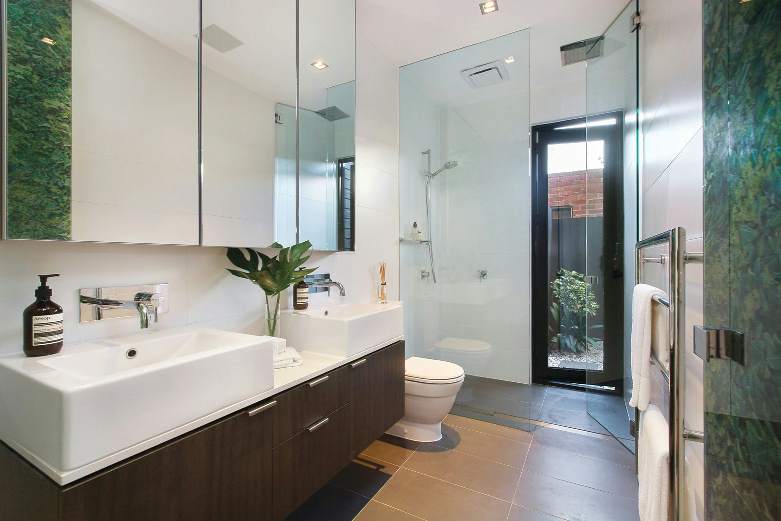 24 Drysdale Street, Port Melbourne, VIC