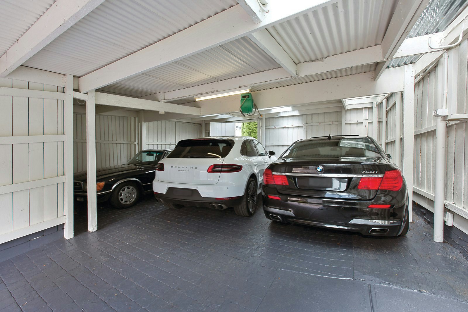 18 Royal Crescent, Armadale, VIC