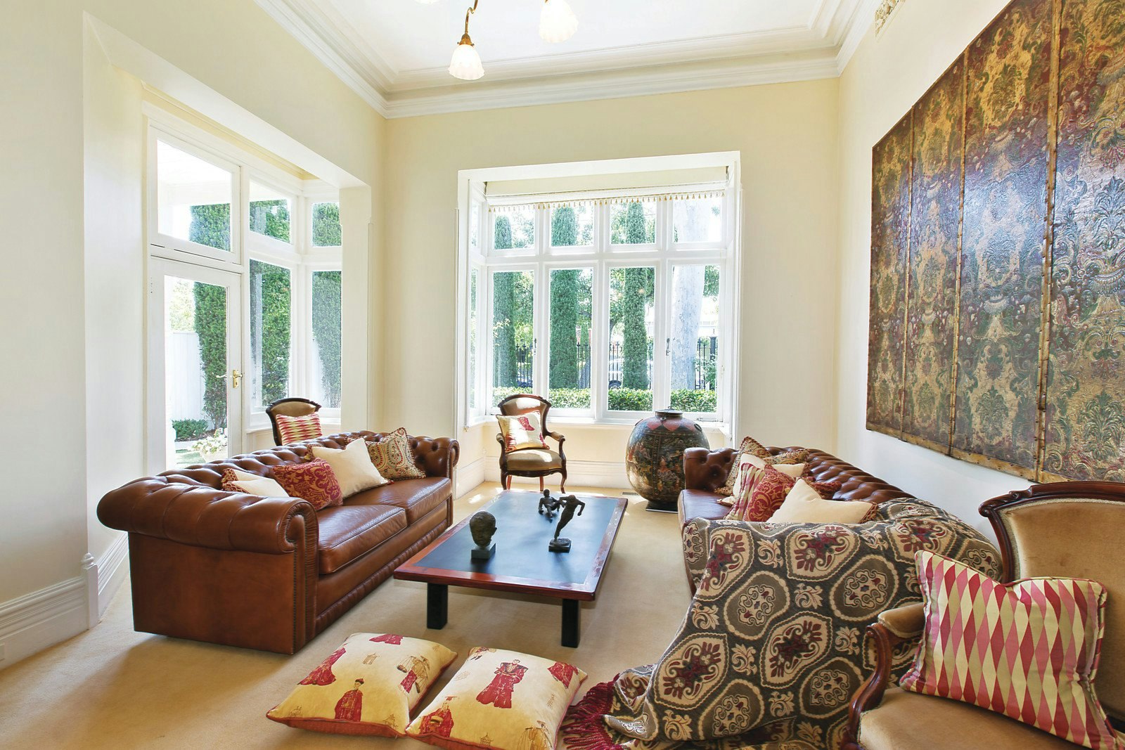 18 Royal Crescent, Armadale, VIC