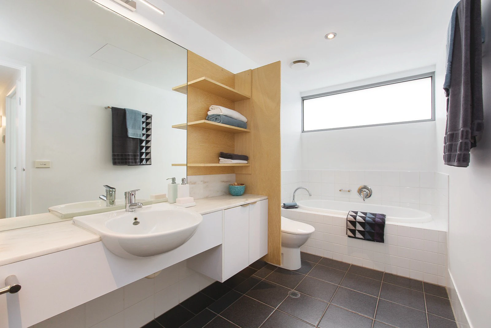 8/50 Johnston Street, Port Melbourne, VIC