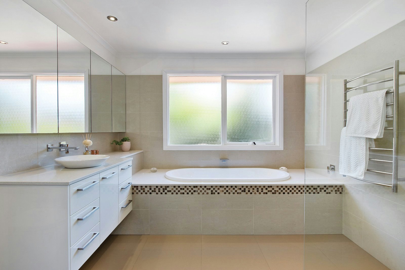 15 Laxdale Road, Camberwell, VIC