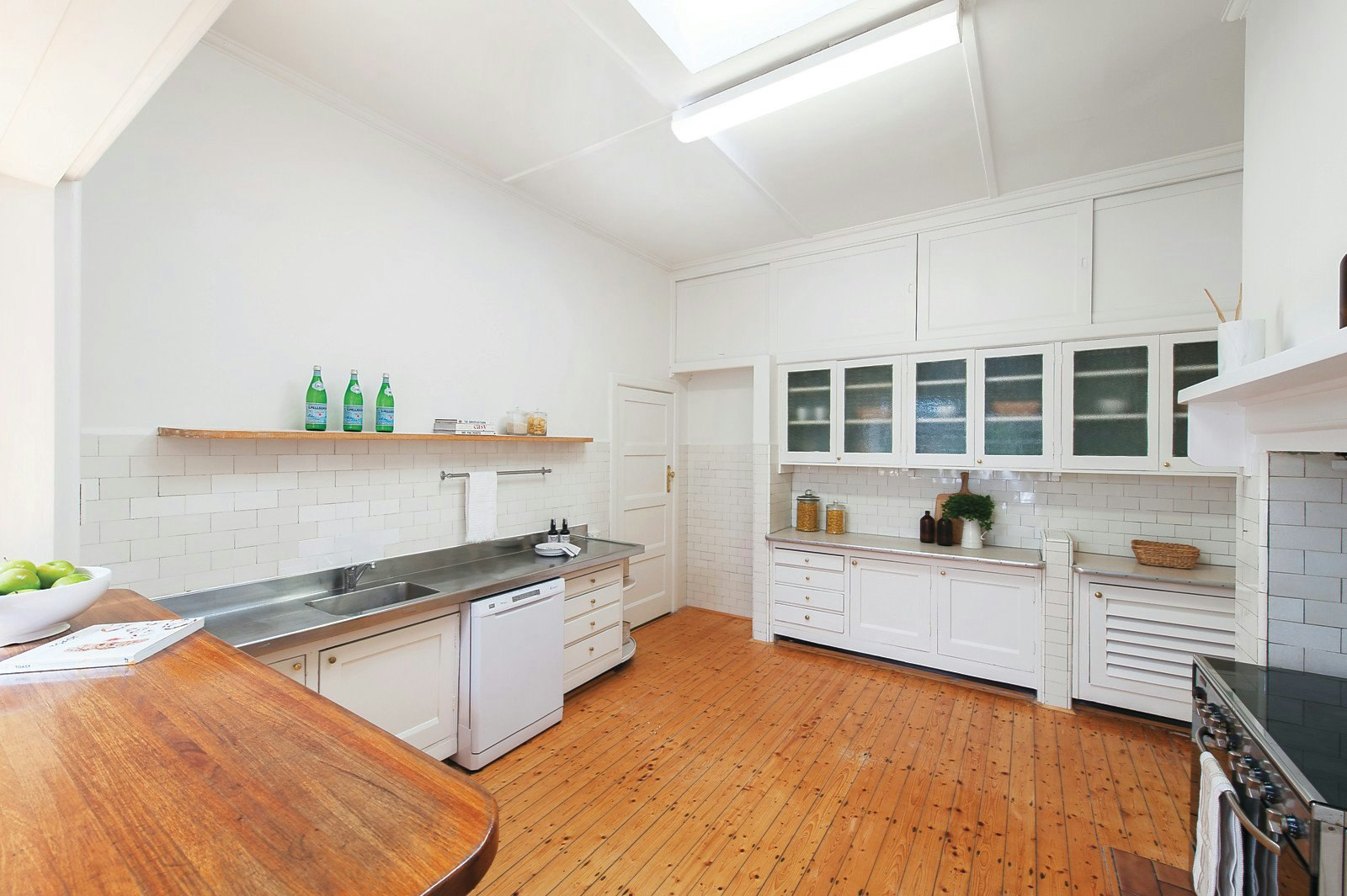 1 Ferncroft Avenue, Malvern East, VIC