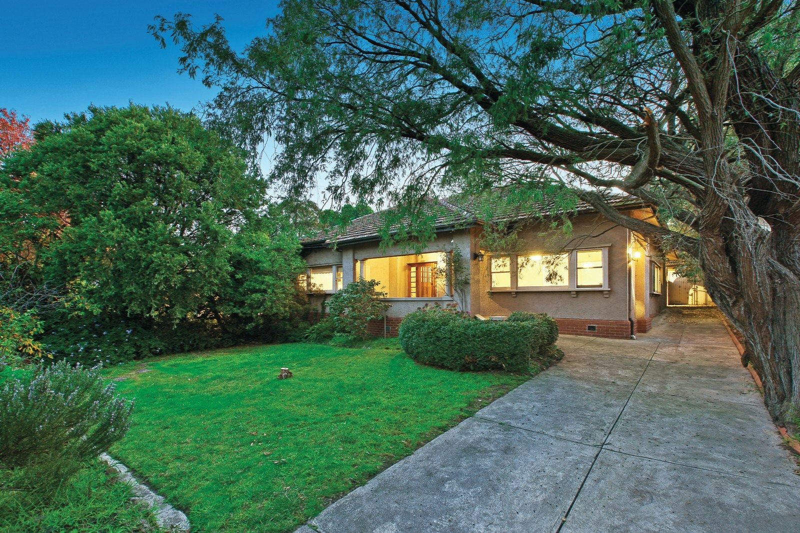 1 Ferncroft Avenue, Malvern East, VIC