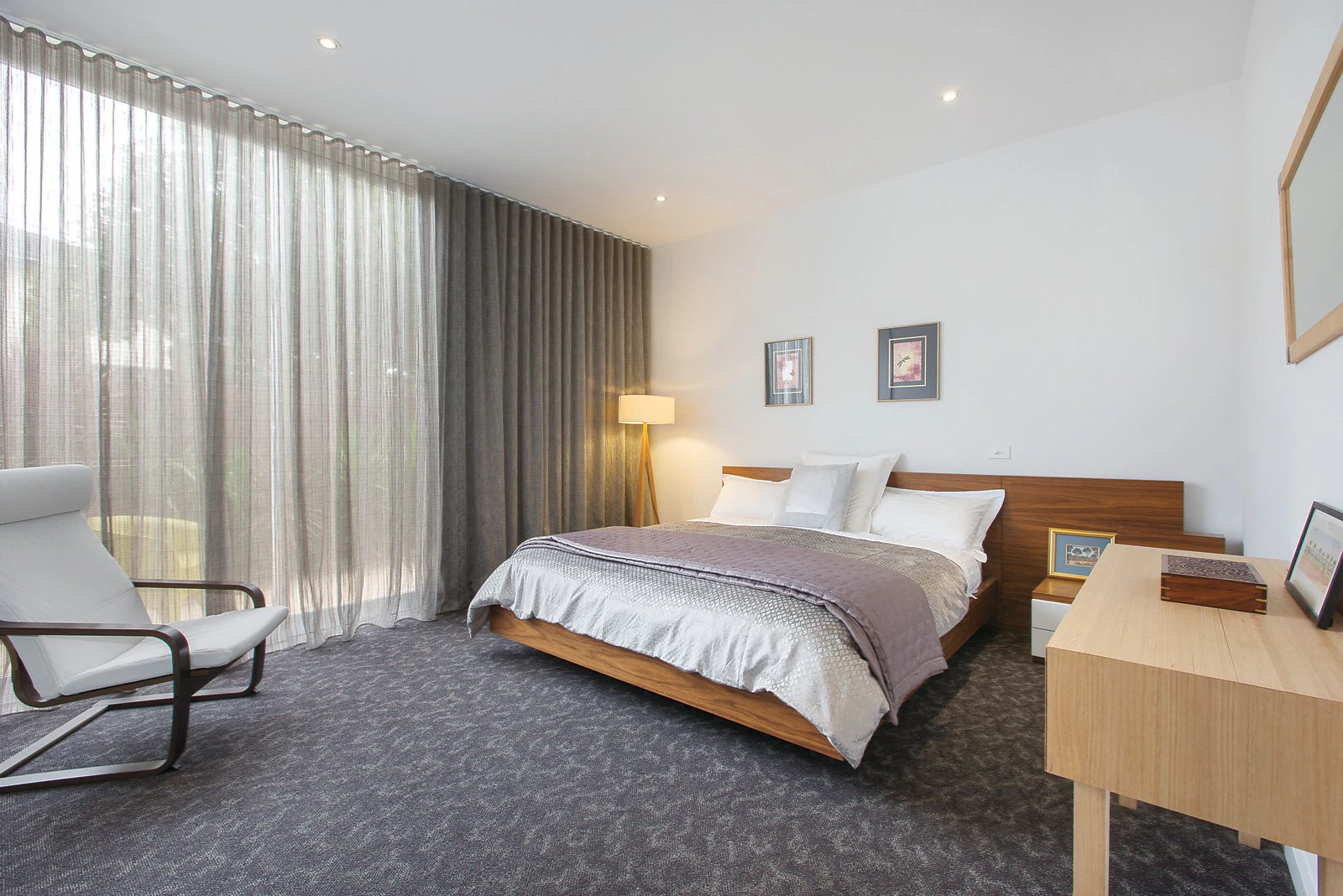 1a Raynes Park Road, Hampton, VIC