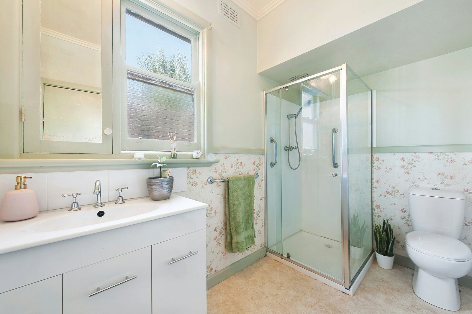 11 Stuart Avenue, Cheltenham, VIC